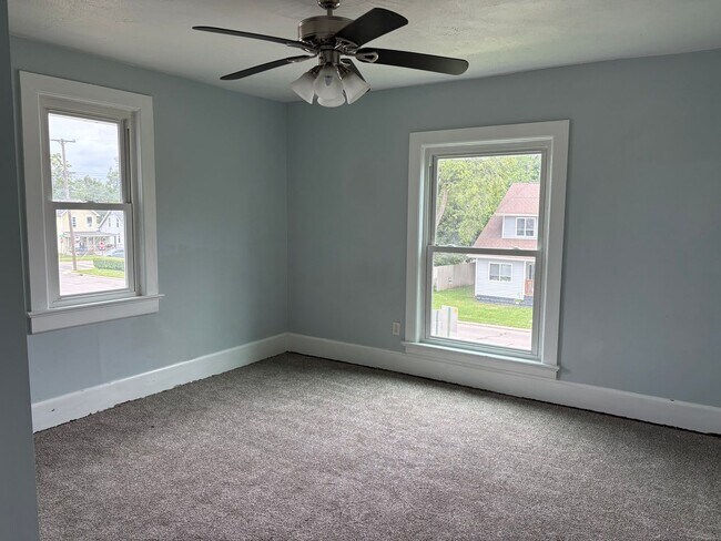 Building Photo - Duplex