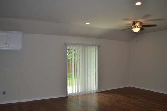 Building Photo - House for Lease in Sherman