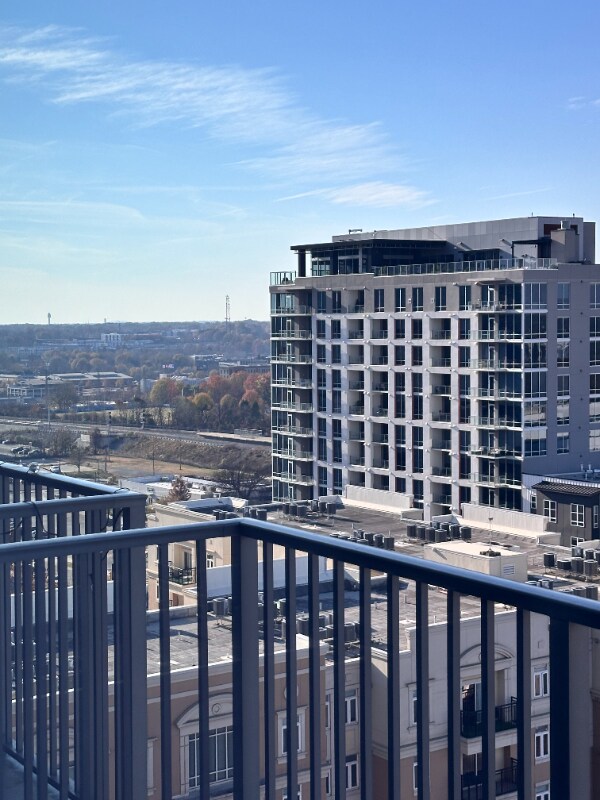 Building Photo - 215 N Pine St