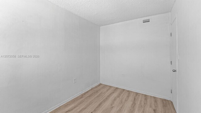 Building Photo - 1145 Normandy Dr