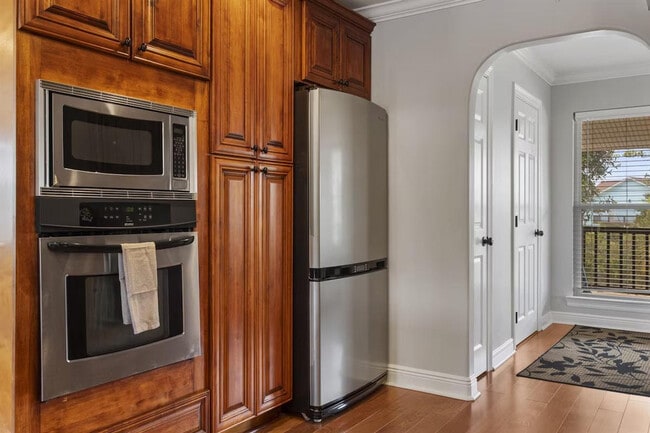 Building Photo - 1317 Beards Cove Dr