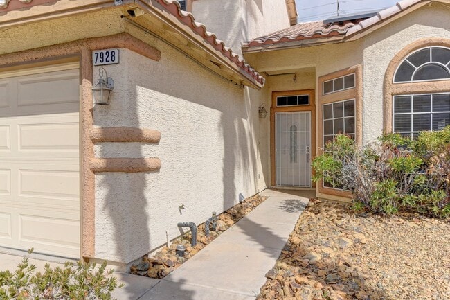 Building Photo - AMERICANA Property Mgmt - Great 2 story, 4 beds house with pool in Desert Shores