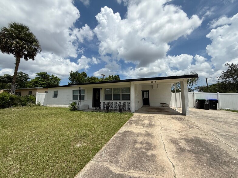 Building Photo - 6003 W Harwood Ave