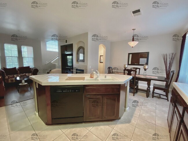 Building Photo - 2 BD, 2.5 BA Plus Bonus Room in Rancho Car...