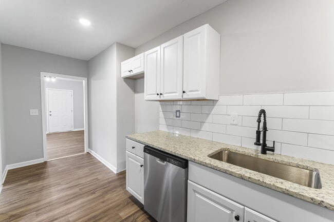 Building Photo - 321 Mill St