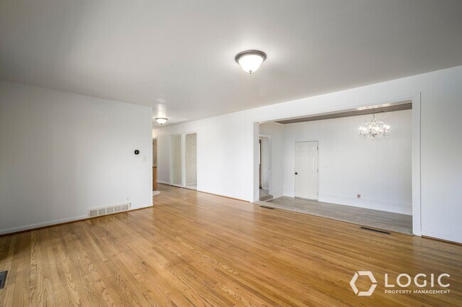 Building Photo - 4220 S Fortuna Way