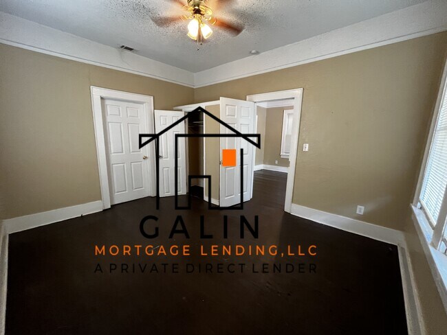 Building Photo - 1719 Le Grand St