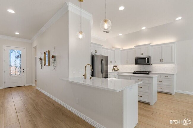 Building Photo - 5211 McSally Dr