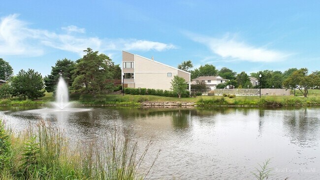 Building Photo - 333 Regatta Point