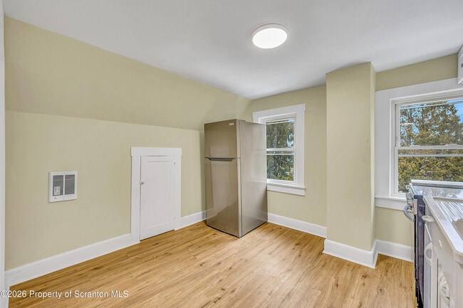 Building Photo - 529 Wheeler Ave