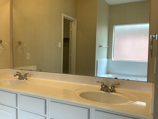 Building Photo - 14502 Heron Marsh Dr