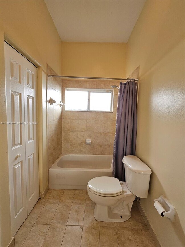 Building Photo - 14209 SW 160th Ct