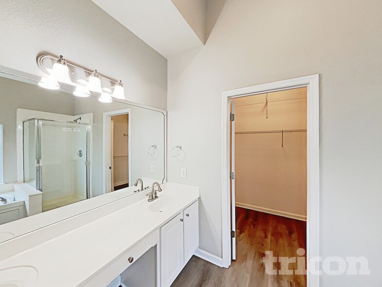 Building Photo - 202 Foster Dr