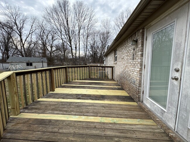 Building Photo - 4402 Dellafay Dr