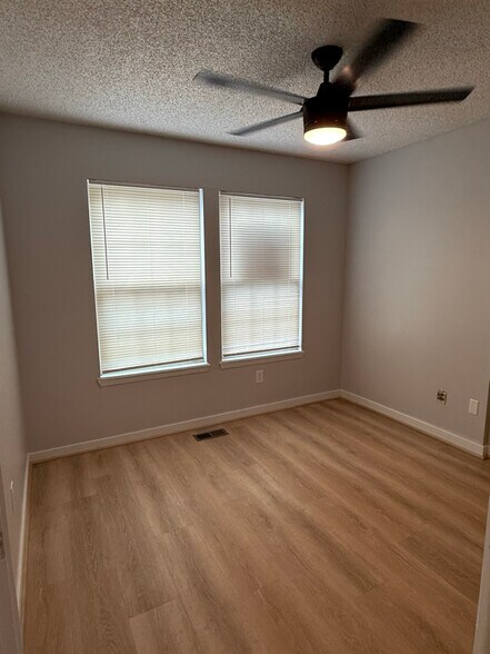 Building Photo - 2637 Hatch Cir