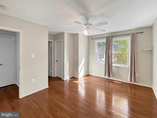 Building Photo - 38 Carriage House Cir