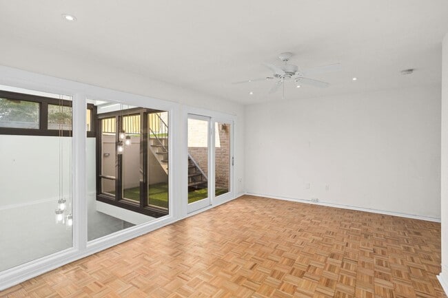 Building Photo - 205 Chichester Pl
