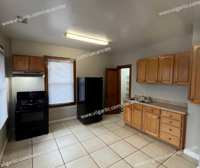 Primary Photo - 461 Hayes St