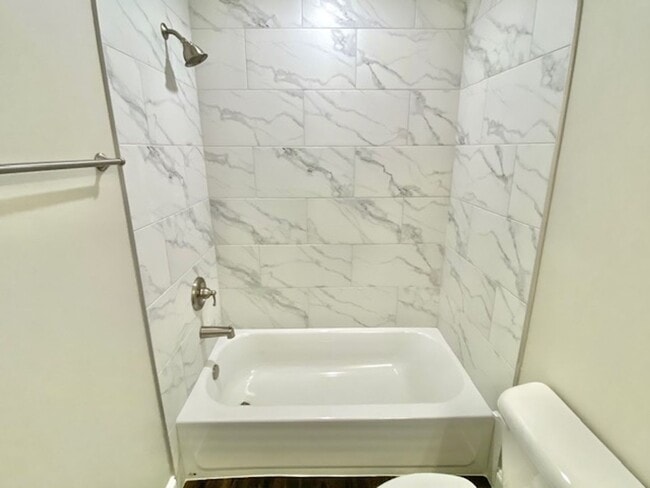 Building Photo - TuckerLanding5624