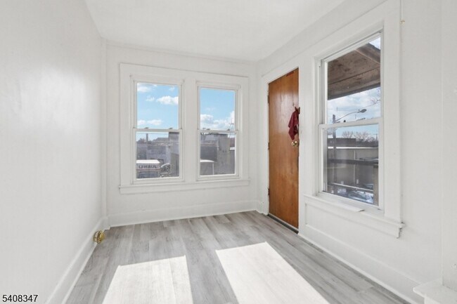 Building Photo - 66 N Washington Ave