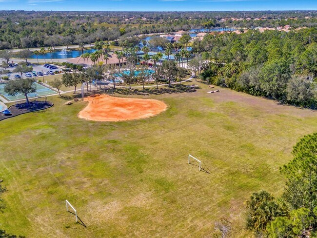 Building Photo - Pristine 4 bed/ 2 bath Annual Rental in Stoneybrook of Venice