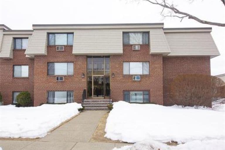 Exteriors1 - 11 Hallmark Gdns