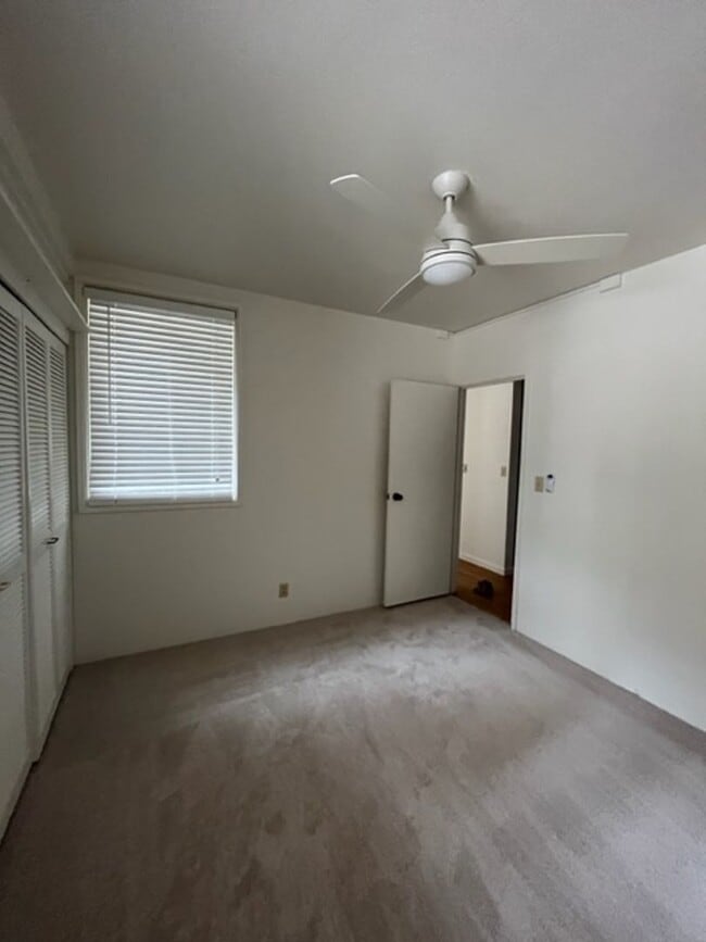 Building Photo - Quiet Spacious Unit $2,800 2/2/1 available...