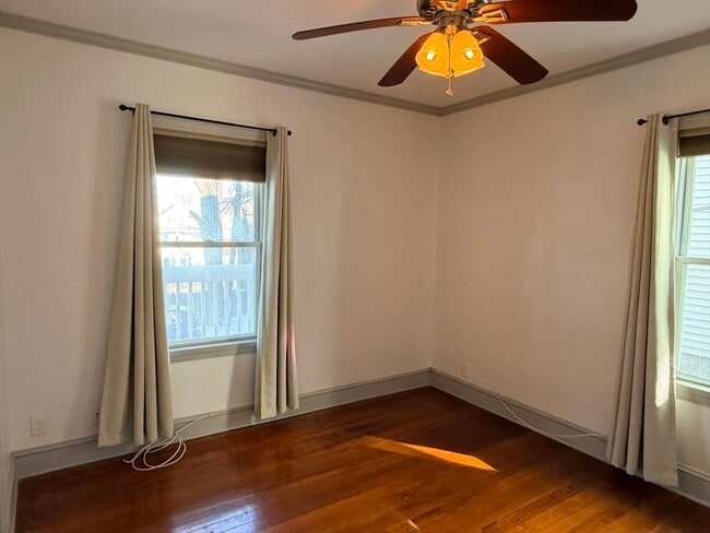 Building Photo - 96 King St