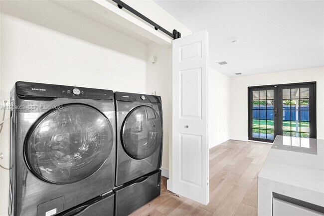 Building Photo - 136 NW 53rd St