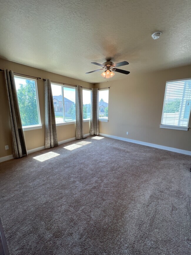 Building Photo - 3159 W Prairie Grass Dr