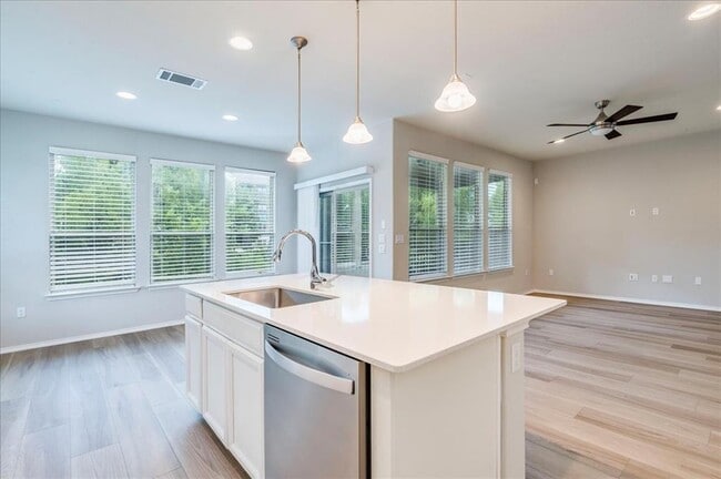 Building Photo - 10515 Turnbull Loop