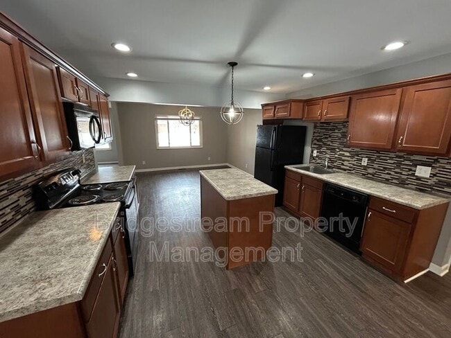 Building Photo - 5713 Daphne Ln