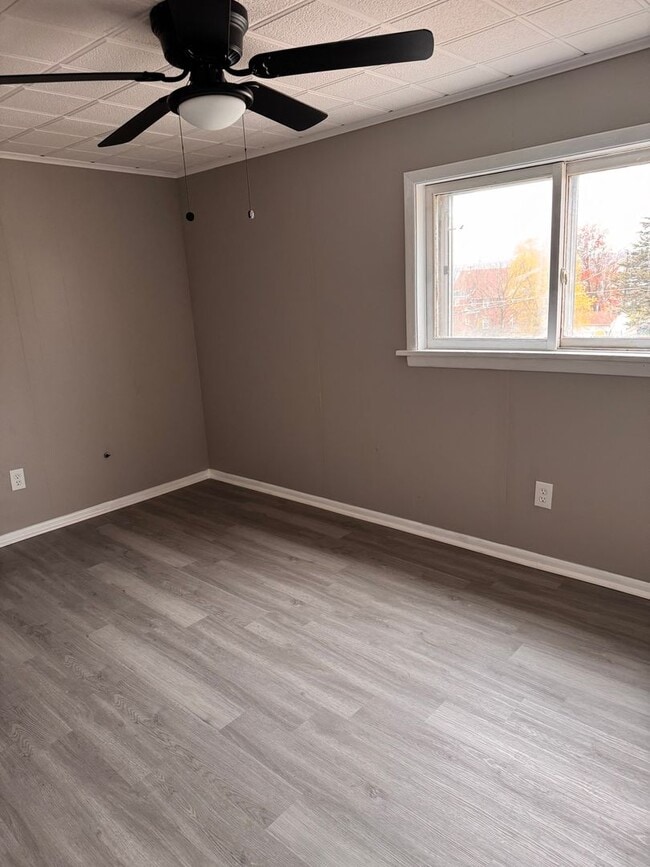 Building Photo - 1047 Hamilton Ave