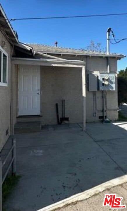 Building Photo - 10961 Roscoe Blvd