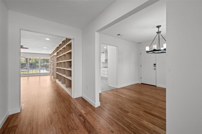 Building Photo - 4702 Bayou Vista Dr