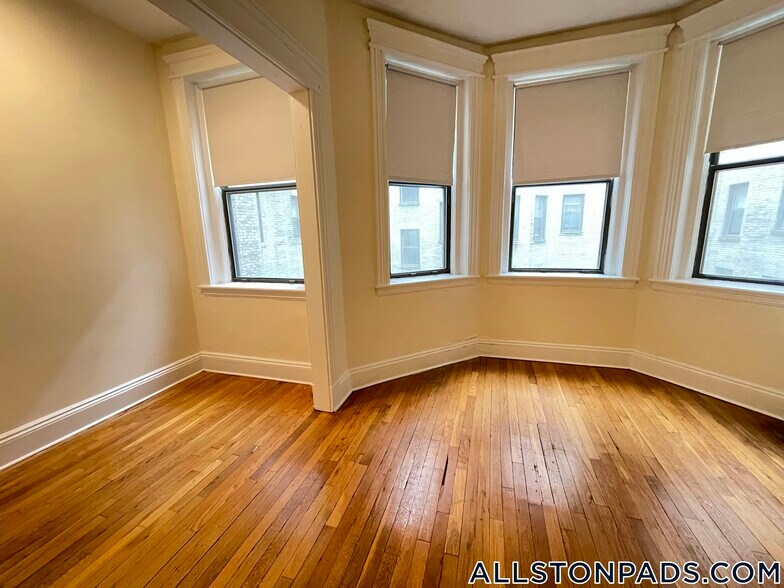 Building Photo - 1148 Commonwealth Ave