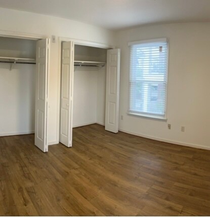 bedroom closet - 2118 Acklen Ave