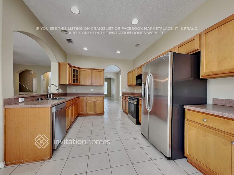 Building Photo - 3321 Downan Point Dr