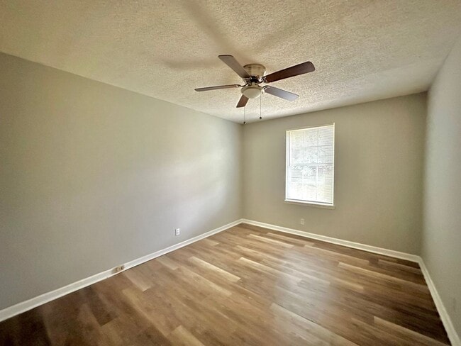 Building Photo - Spectacular Special - $1/2 OFF First Month's Rent & Stanley Travel Cup ($40.00 Value)