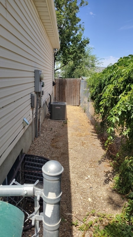 Building Photo - 627 E 700 N