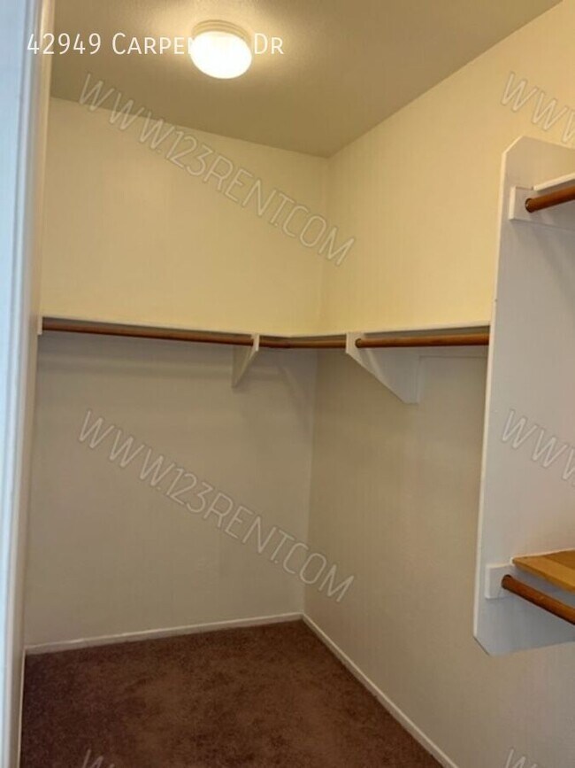 Building Photo - 42949 Carpenter Dr