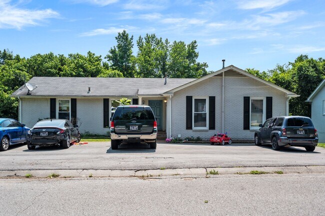 Building Photo - 4754 Trenton Dr