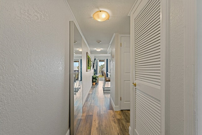 Building Photo - 2502 N Rocky Point Dr