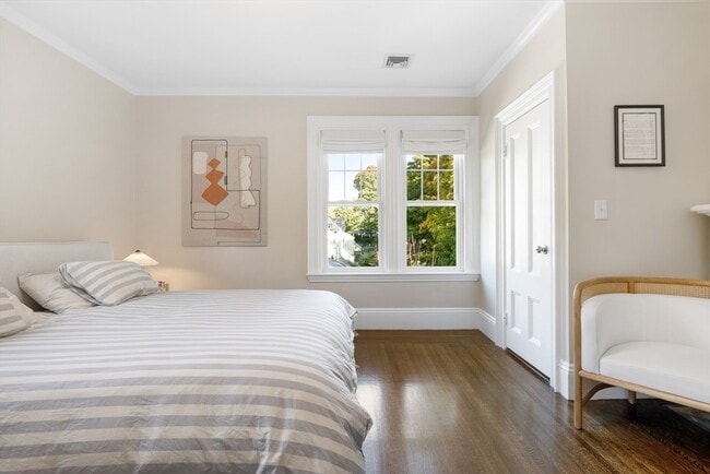 Building Photo - 90 Maple Pl