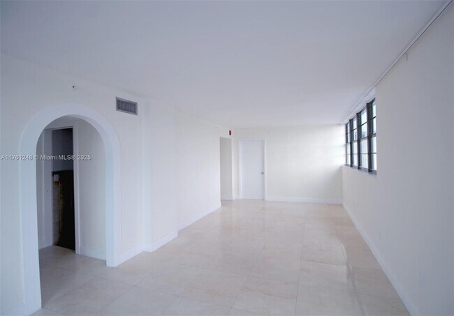 Building Photo - 6820 Indian Creek Dr