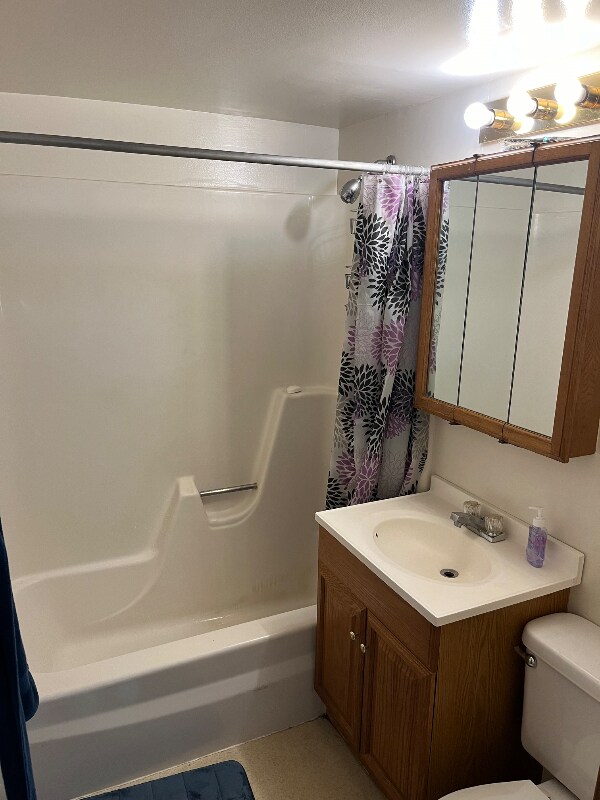 Building Photo - 80 Riverside Dr