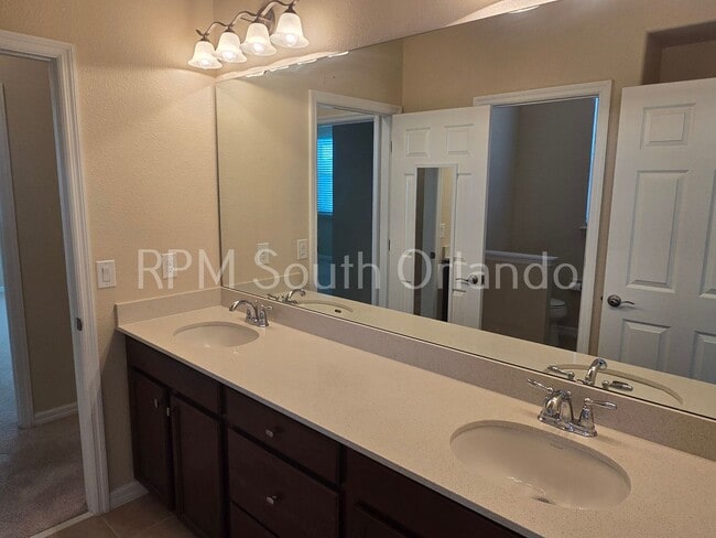 Building Photo - Millennia Park