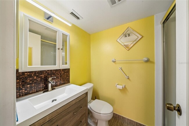 Building Photo - 5428 Larchmont Ct