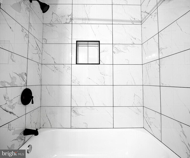 Building Photo - 211 Crocker Dr