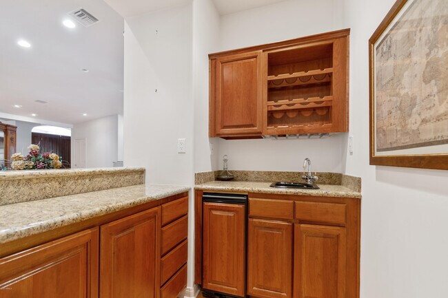 Building Photo - 8423 E Thunderbird Rd